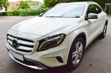 Mercedes Benz GLA mit Automatikgetriebe